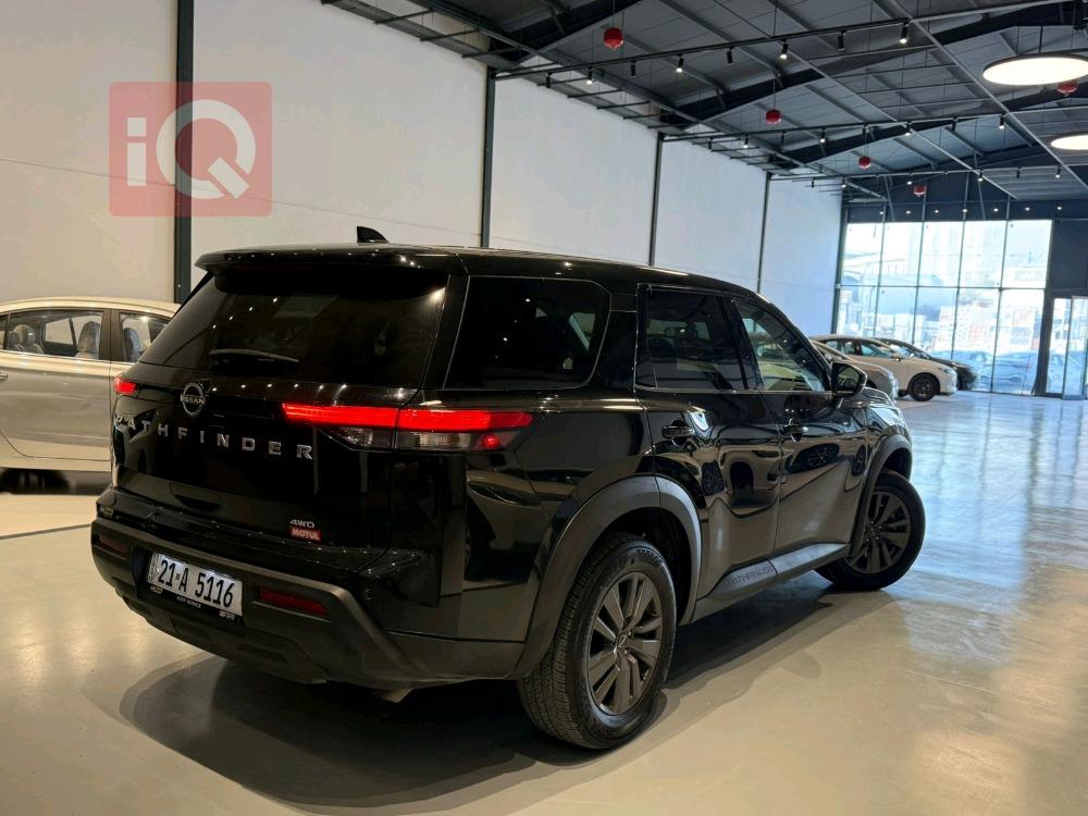 نیسان پاسفایندەر